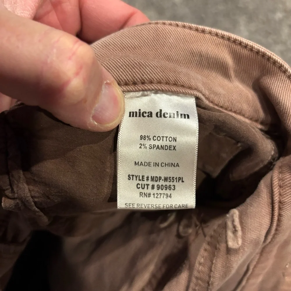 Mica size 31